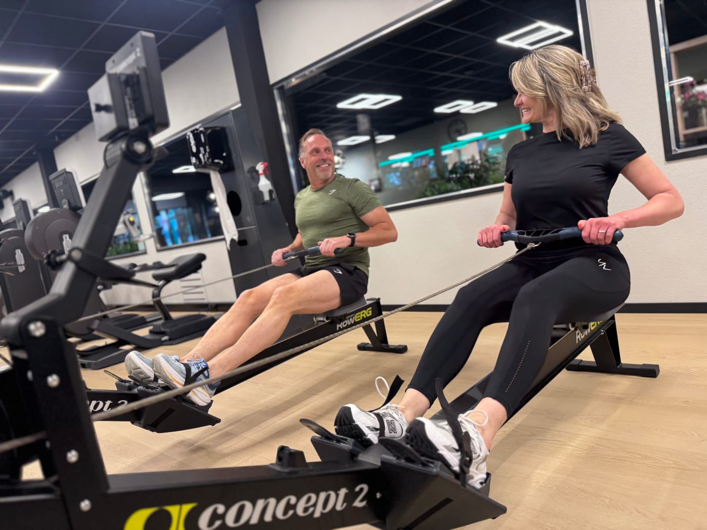 Fitnessruimte van YVSPORT Fitclub Echt met cardio- en krachttoestellen